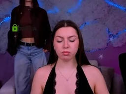 Amalialowell profile