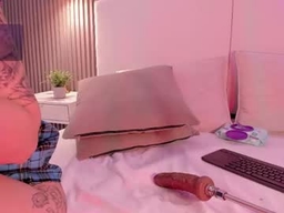 Anniie_Clarkson profile