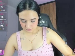 Emma_Hiltonn_ profile